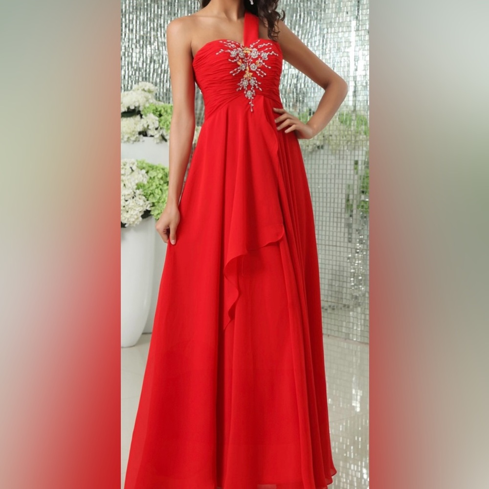 Elegant Red Beaded Gown – Size 6
